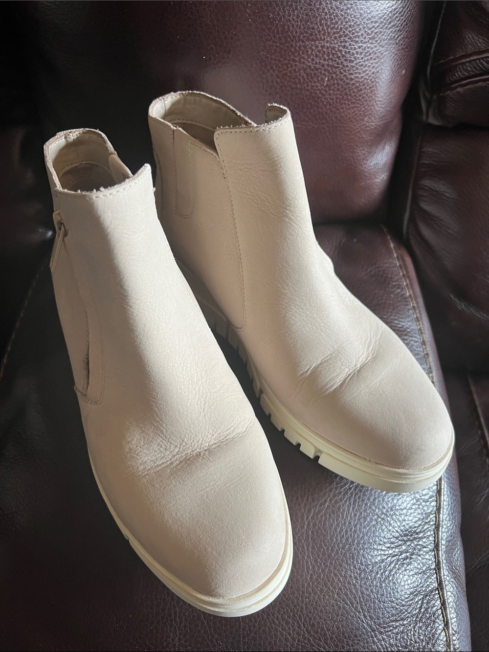Vionic Cream Slip-On Ankle Booties